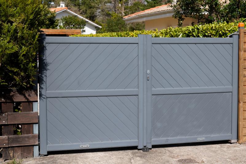 Guide complet pour bien choisir vos portes de garage isolantes et s&eacute;curis&eacute;es